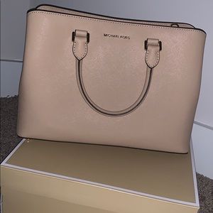 Michael Kors Retail Savannah Satchel